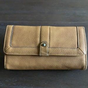 Brown women’s wallet